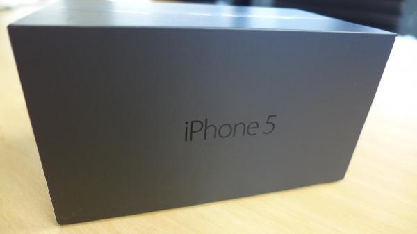 Apple iPhone 5 64 GB (Black and White).................$600USD