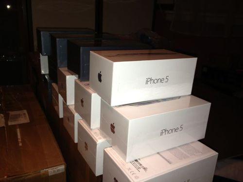 WTS Apple iPhone 5 iPhone 4S & BlackBerry Porsche P9981 For sale $550USD
