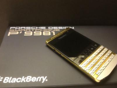 للبيع: Blackberry Z10, Apple iPhone 5, BB Porsche P9981 Gold, ... (مع دبوس VIP)