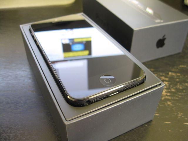 Brand New Apple iPhone 5 & Apple iPad 4 / BB Porsche design & Samsung Gal