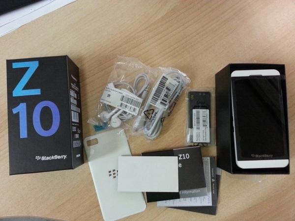 For Sale:Brand New Unlocked Original Apple iPhone5, Samsung S4 and Blackberry Z10 and Q10